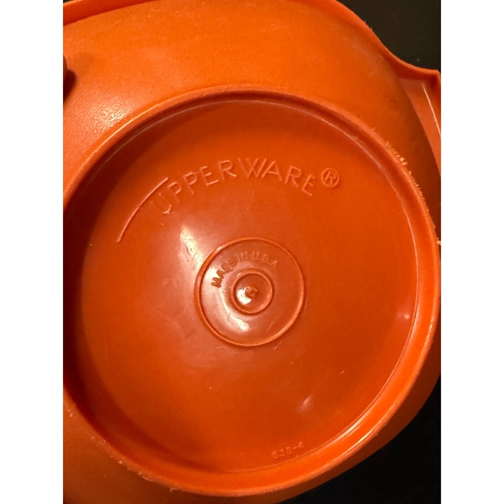 Vintage Tupperware Orange Servalier Bowl 838-4 with Yellow Sunburst Lid USA - Picture 5 of 7